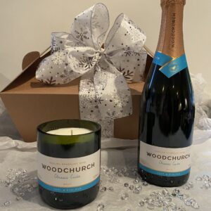 Sparkling wine and candle gift set